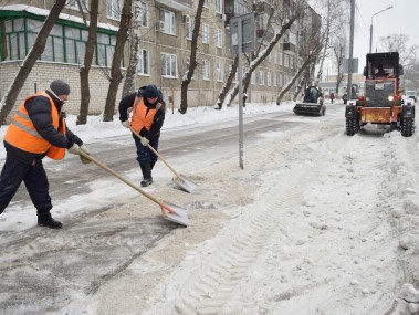 Не суди, а сам снег убери