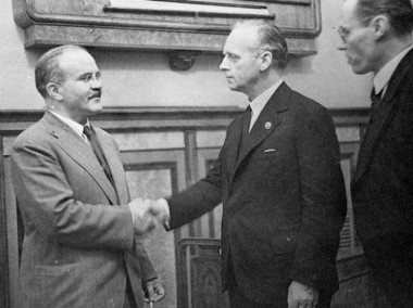 Пакт, развязавший Вторую мировую войну (к 75-летию подписания пакта Молотова-Риббентропа) Пакт, развязавший Вторую мировую войну (к 75-летию подписания пакта Молотова-Риббентропа)
